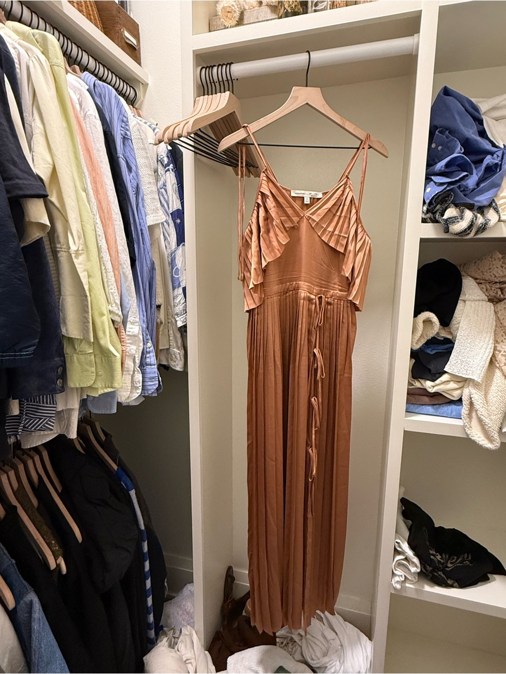Banana Republic Copper Pleated V-Neck Maxi Dress - Picture 4 of 12